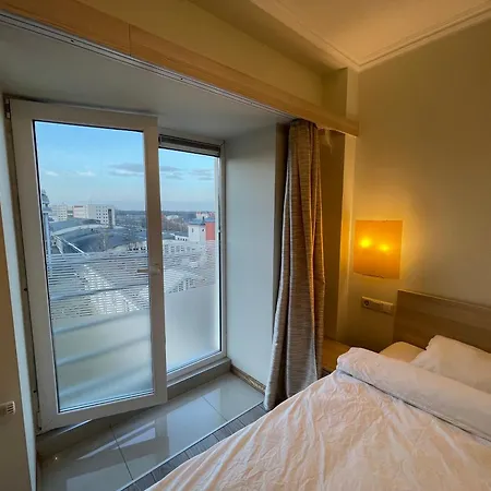 2 Bedroom Penthouse Park View 70m2 Free Parking