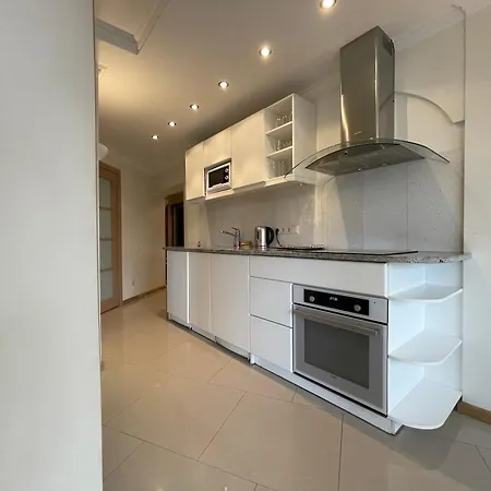 2 Bedroom Penthouse Park View 70m2 Free Parking 아파트