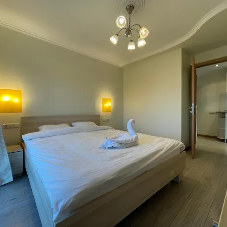 아파트 2 Bedroom Penthouse Park View 70m2 Free Parking *