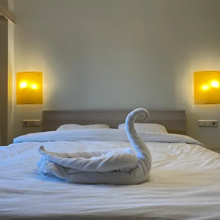 아파트 2 Bedroom Penthouse Park View 70m2 Free Parking